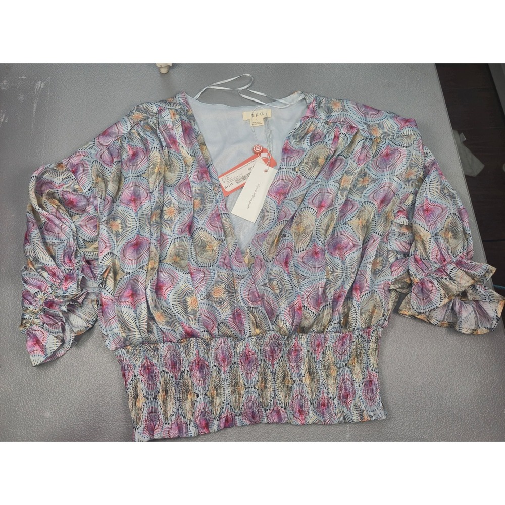 GPD Printed Surplice Smocked Top Multi Color V-Neck Blouse G7129 Small NWT‎